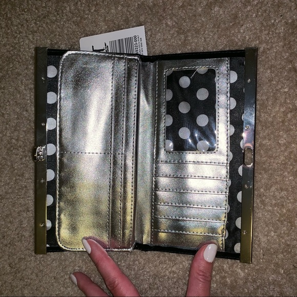 SOLDHot Topic Zebra Wallet - Picture 4 of 4